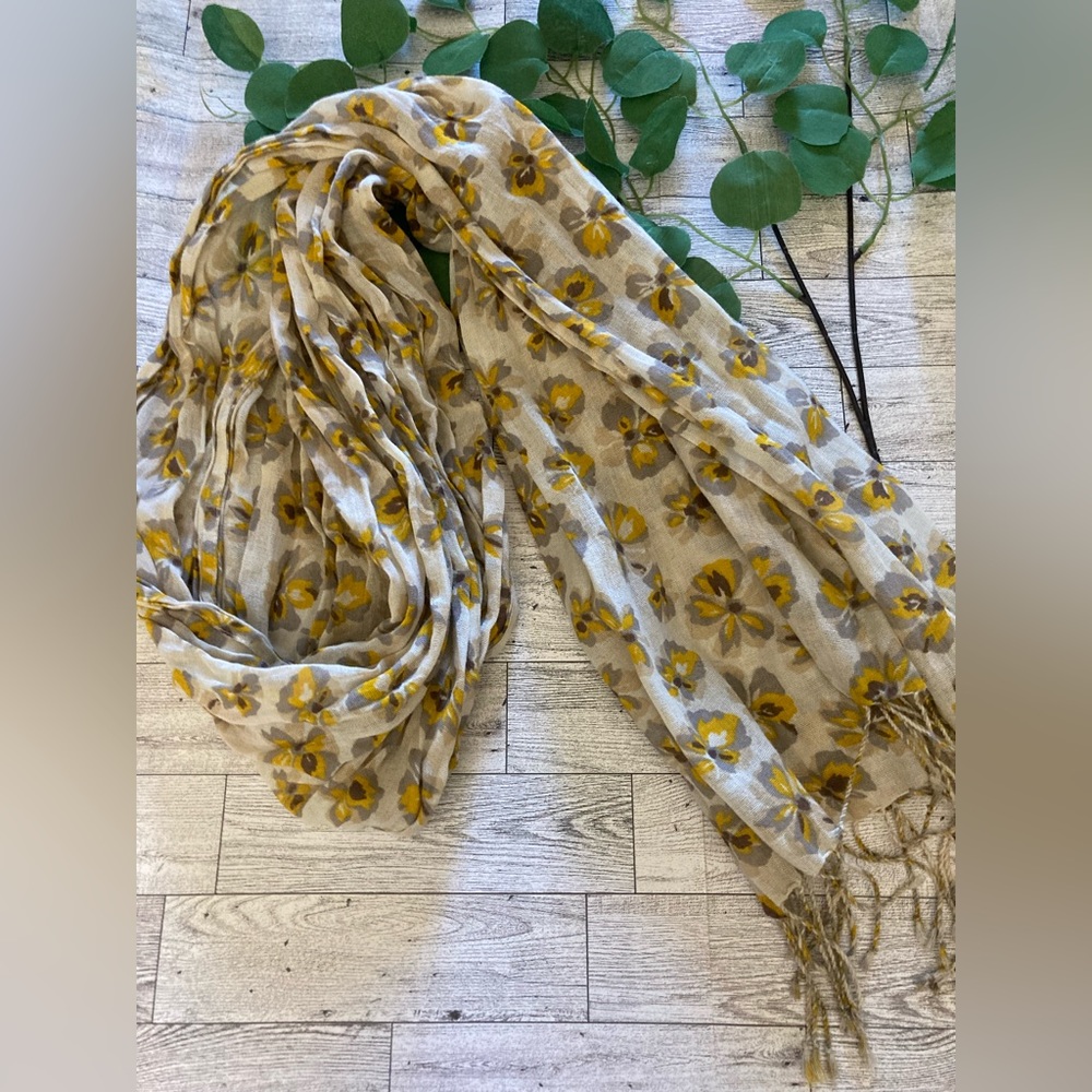 Women’s Old Navy Floral Scarf
